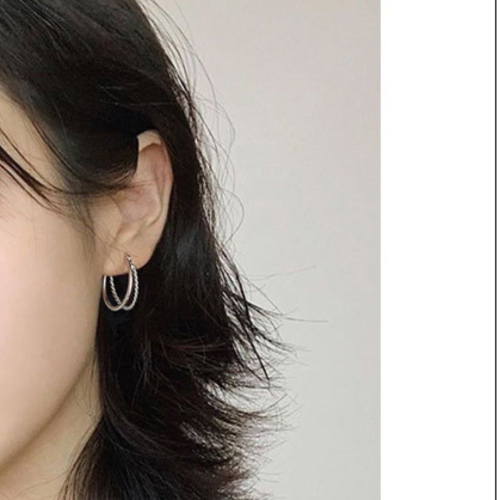 💙Double Hoops Earrings - Picture 4 of 9